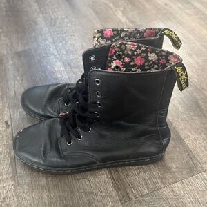 Dr Martens Boots Women's Size 8 Black Air Wair Stratford Floral Leather Combat
